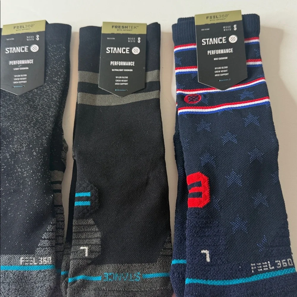 Stance Assortment of 4 Pairs of Performance Crew Socks Size Small